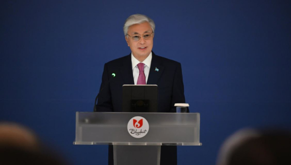 Қ. Тоқаев Шымкент жұртшылығы алдында сөз сөйледі