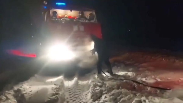 ШҚО-да жолда қалғандар құтқарылды