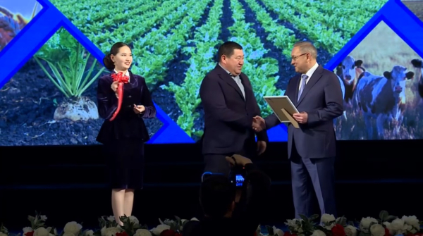 Аграриев наградили за вклад в сельхозсферу области Жетісу