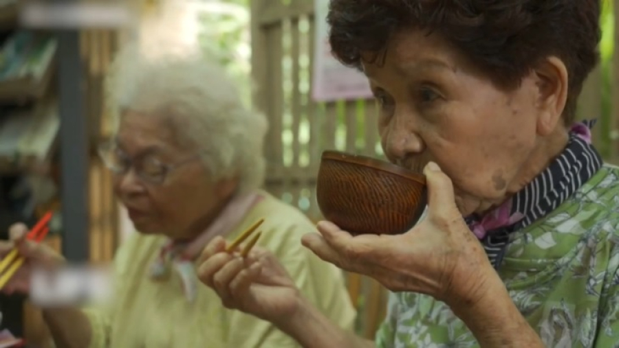 Количество долгожителей в мире растет