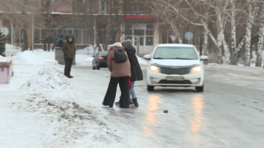 60 человек пострадали из-за гололеда в Семее