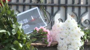 Теракт в Москве: к посольству России в Казахстане несут цветы