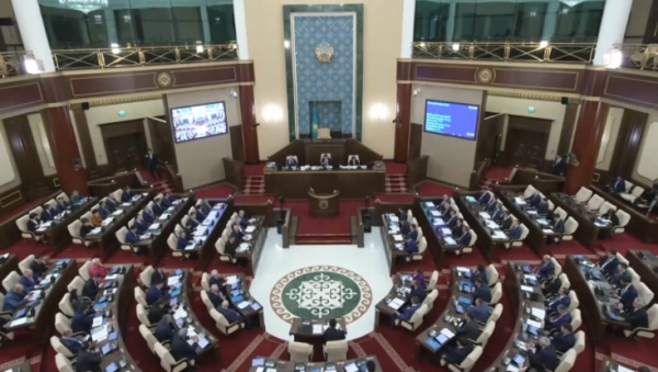 39% руководящих должностей на госслужбе занимают женщины