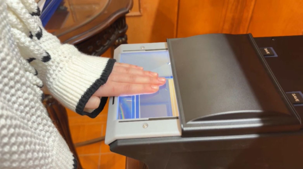 Шетелдіктер саусақ ізін тапсырады