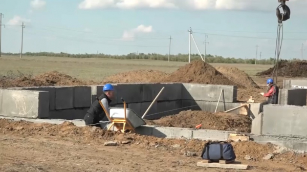 401 дом возводят для пострадавших от паводка в ЗКО