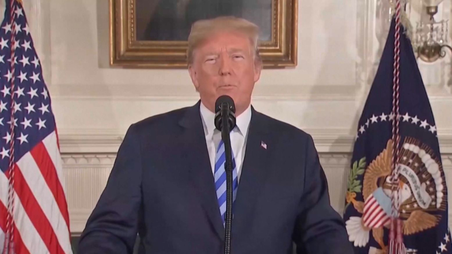 Рейтинг Трампа в США снизился до 42% – СМИ