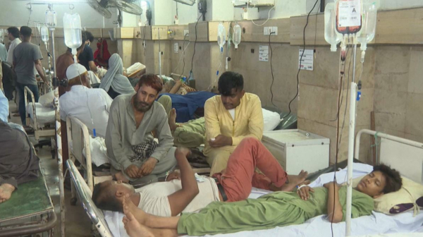 Жара уносит жизни людей в Карачи