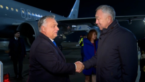 Премьер-министр Венгрии прибыл в Казахстан