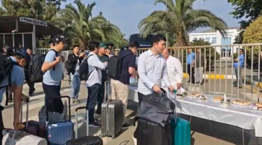 Шестерых казахстанцев вывезли из Ирана