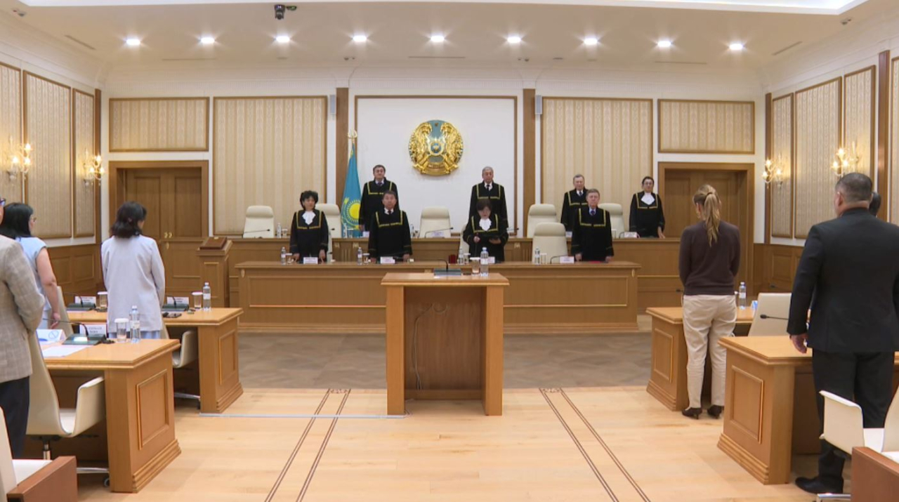 Ата-анаға баласын көруге кедергі келтіретін заң Конституцияғ