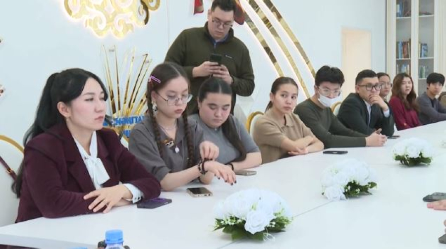 Депутаты Мажилиса обсудили молодежную политику в Жезказгане