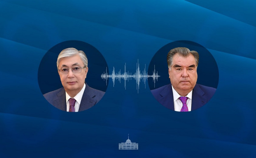 Касым-Жомарт Токаев провел телефонный разговор с Эмомали Рахмоном