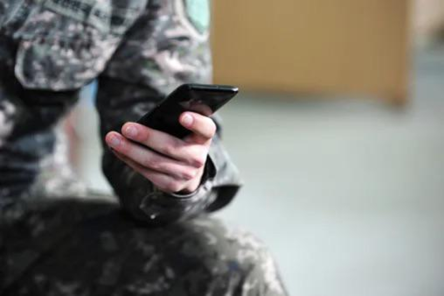 Сарбаздарға смартфон беріліп, мәзірге «швед үстелі» мен қазы-қарта қосылды