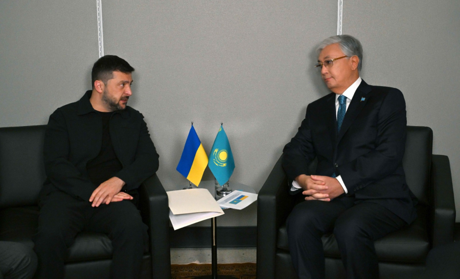 Глава государства направил телеграмму поздравления Президенту Украины