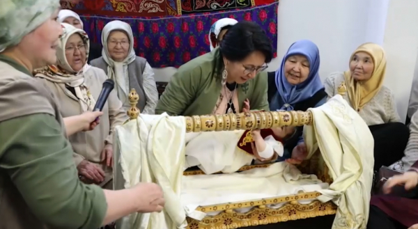 Франциядағы қазақтар бесік тойын тойлады