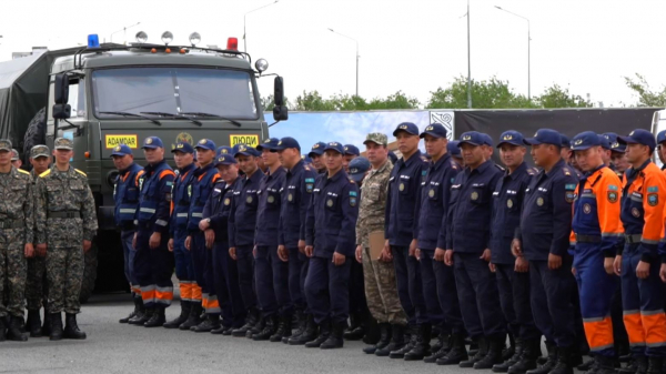 Атырау облысында тасқынға тосқауыл болғандар марапатталды