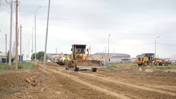 В Атырауской области восстанавливают дороги после паводка