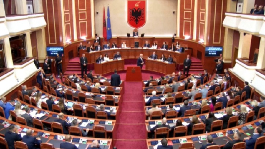 Оппозиция Албании выступила резко против ИИ-министра