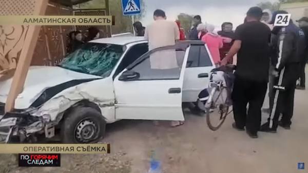 Легковушка врезалась в остановку с людьми | По горячим следам