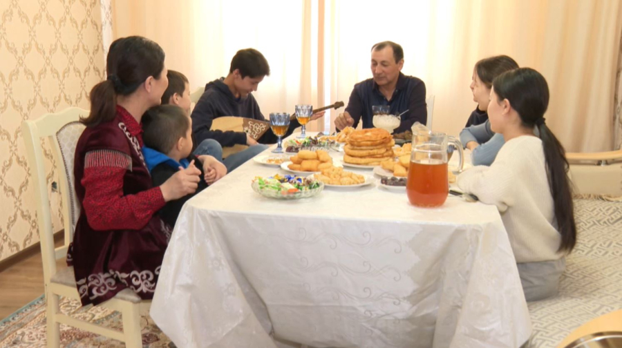 День отца отмечают в Казахстане