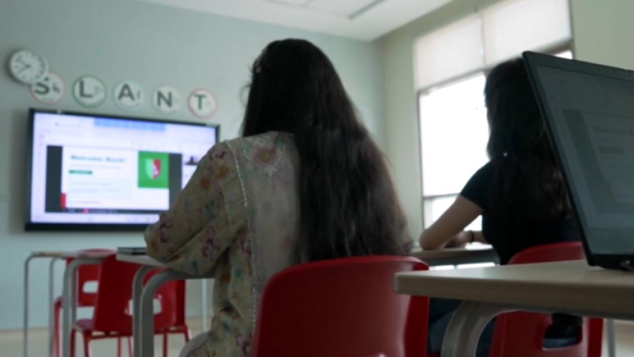 Школы Дубая вернулись к офлайн-обучению