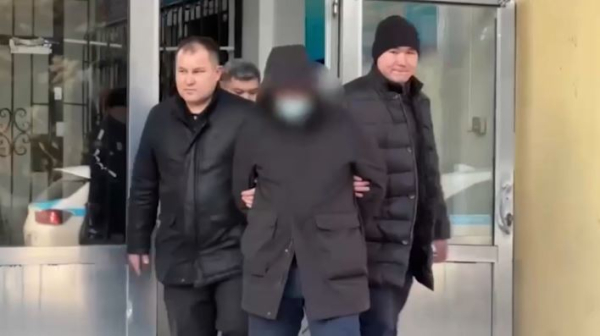 Группу интернет-мошенников задержали в Шымкенте