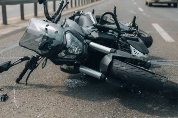 Мотоциклист разбился на проспекте Туран в Астане