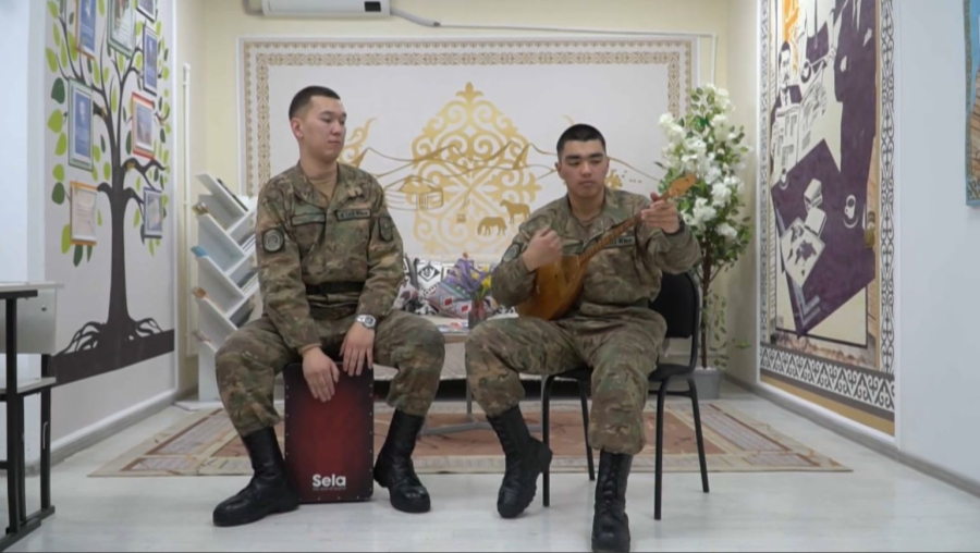 Ұлттық ұлан сапында өнерпаз сарбаздар әскери борышын өтеп жүр