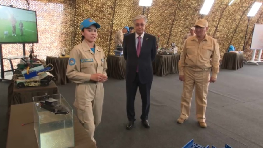 Глава государства ознакомился с технологиями военной подготовки