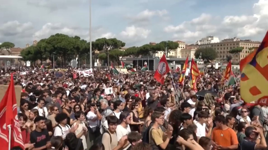 Италия тұрғындары шеруге шықты