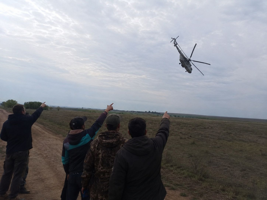 «С криками выбегали, боялись взрыва»: Ми-8 жёстко сел под Павлодаром