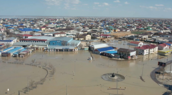 Құлсары қаласындағы ықшам аудандарды су басып жатыр