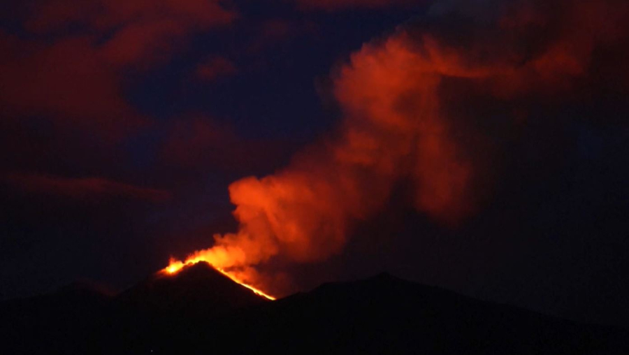 Италияда Этна жанартауы қайта оянды