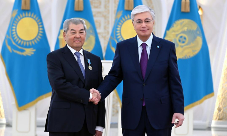 Қ. Тоқаев Қ. Сұлтановқа «Отан» орденін cалтанатты түрде табыстады