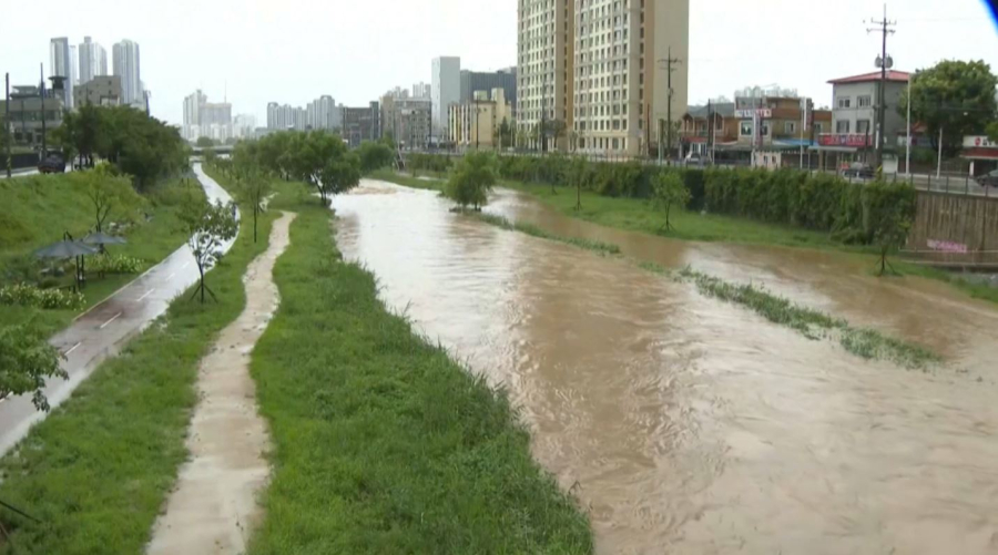 Сеулде тасқыннан бір адам қаза тапты