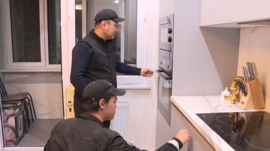 Микроволновка запускает освещение в другом доме в Алматы