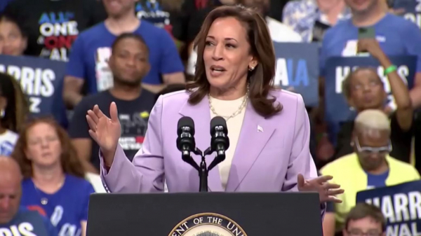 Трамп обвинил Харрис в воровстве его политических идей