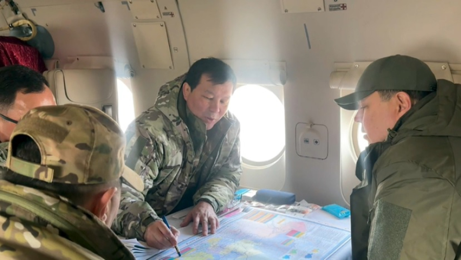 Бозумбаев совершил облет водохранилищ в Актюбинской области