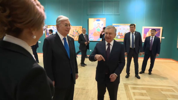 Қ.Тоқаев пен Ш.Мирзиёев Ұлттық өнер музейіне барды