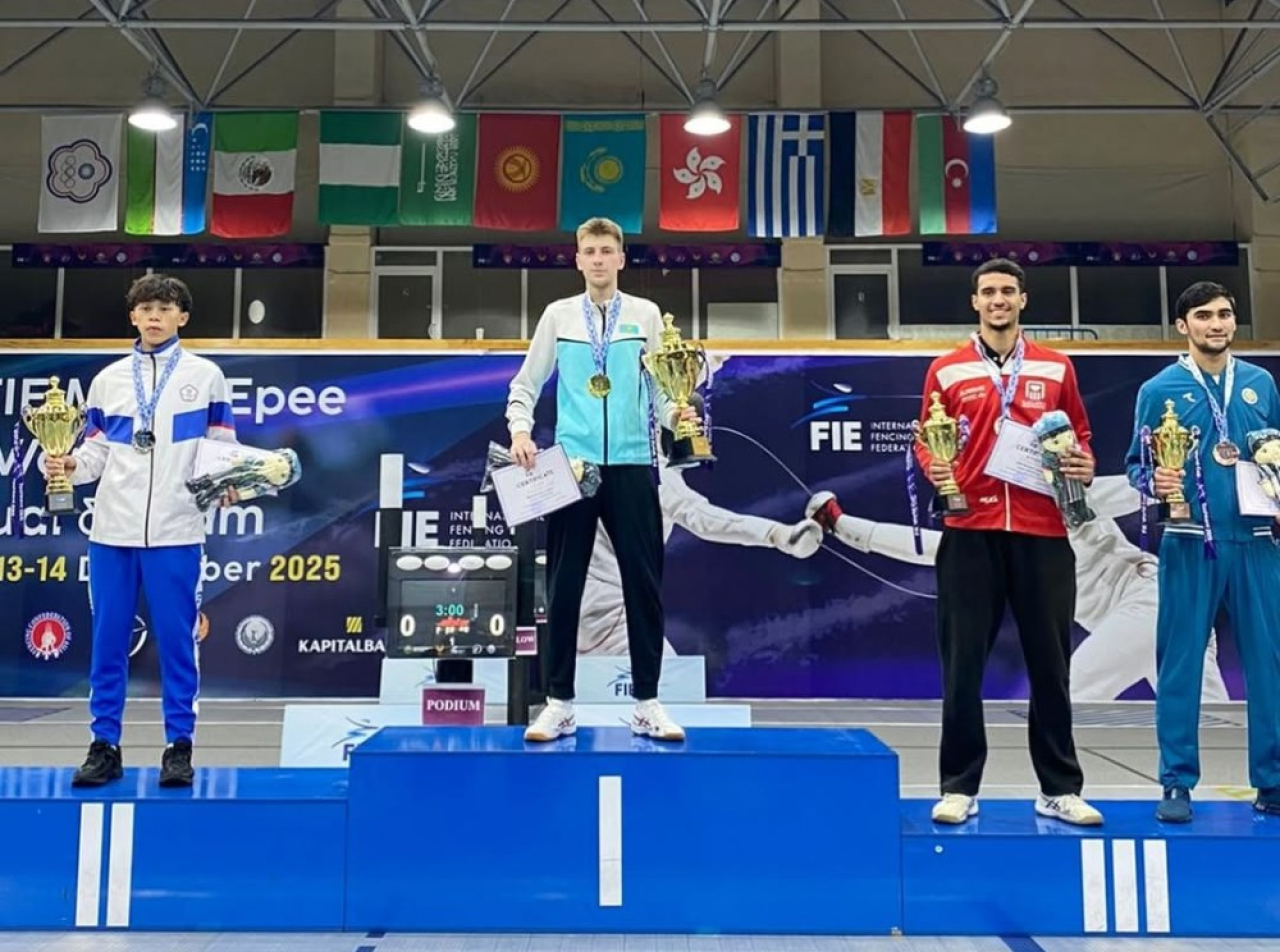 Шпажист Кирилл Проходов завоевал золото на юниорском ЭКМ