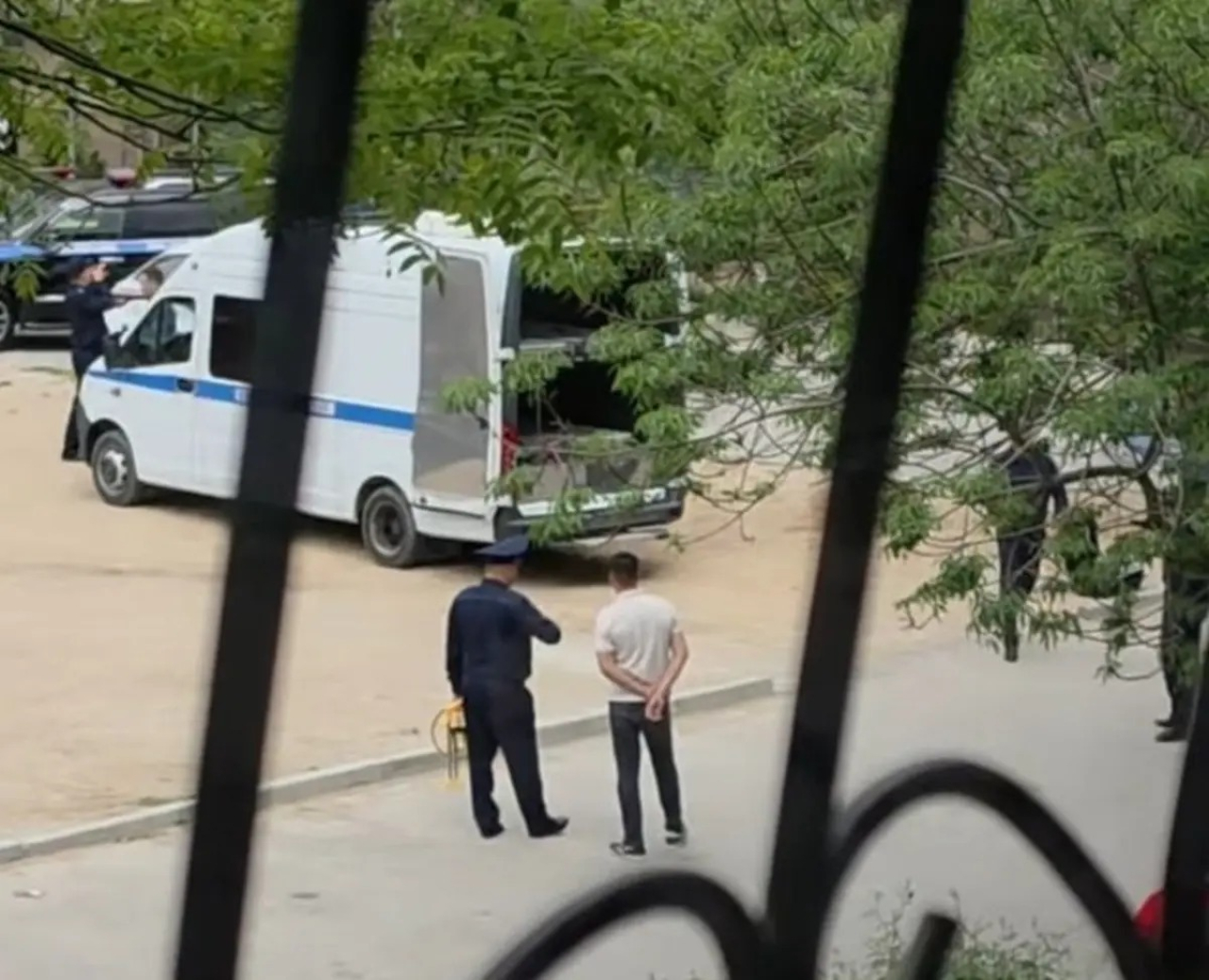 Ақтауда полиция қызметкері аулада 1,5 жасар  баланы қағып кетті