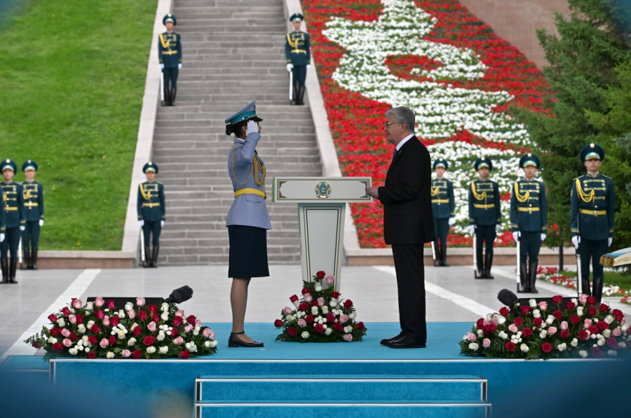 Лучшие выпускники военных учебных заведений получили погоны из рук Президента