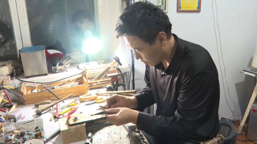 Ювелир из ВКО продвигает этноукрашения как региональный бренд