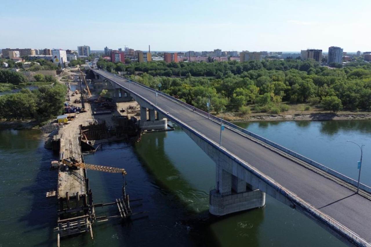 Асфальтовое покрытие старого моста полностью обновлено в Семее
