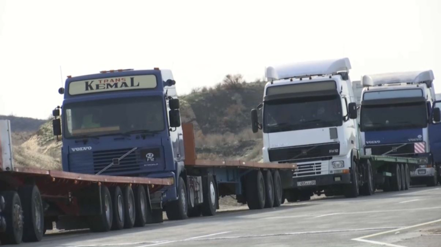 Қазақстан мен Қытай шекарасында 1500 жүк көлігі кептелісте тұр