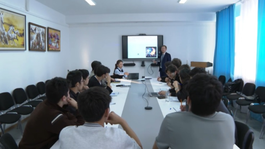 В Казахстане закроют свыше 700 образовательных программ