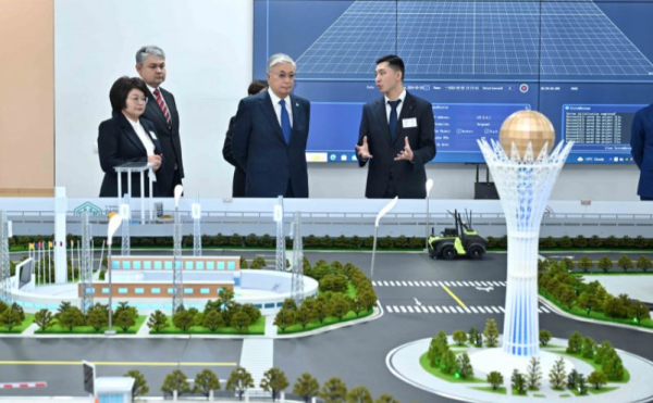 Мемлекет басшысы Өскемендегі «Лу Бань шеберханасының» жұмысымен танысты