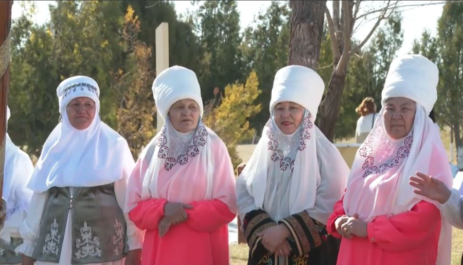 Түркістанда ұлттық киім үлгілерінің сән көрсетілімі өтті