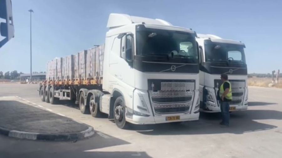 Первые за три месяца грузовики с гумпомощью прибыли в сектор Газа