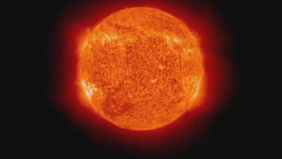 Гигантская «дыра» образовалась на Солнце